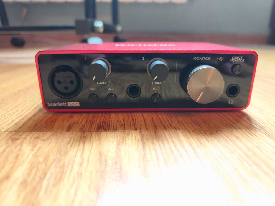 Звуковая карта Focusrite 2i2 3th gen