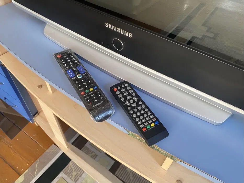 Телевизор Samsung и ресивер