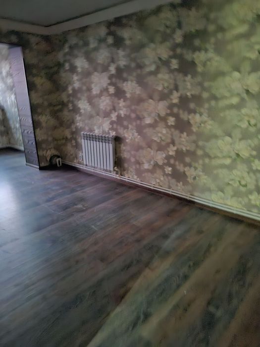 Срочно продаю  огромную 3 ком квартиру кирпичный дом