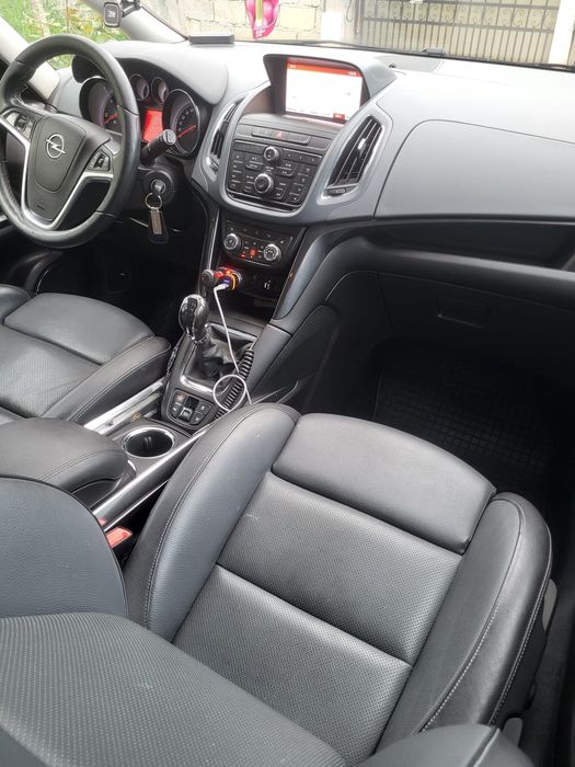 Opel zafira tourer 2l diesel 195 cp biturbo  an fabrica 2014