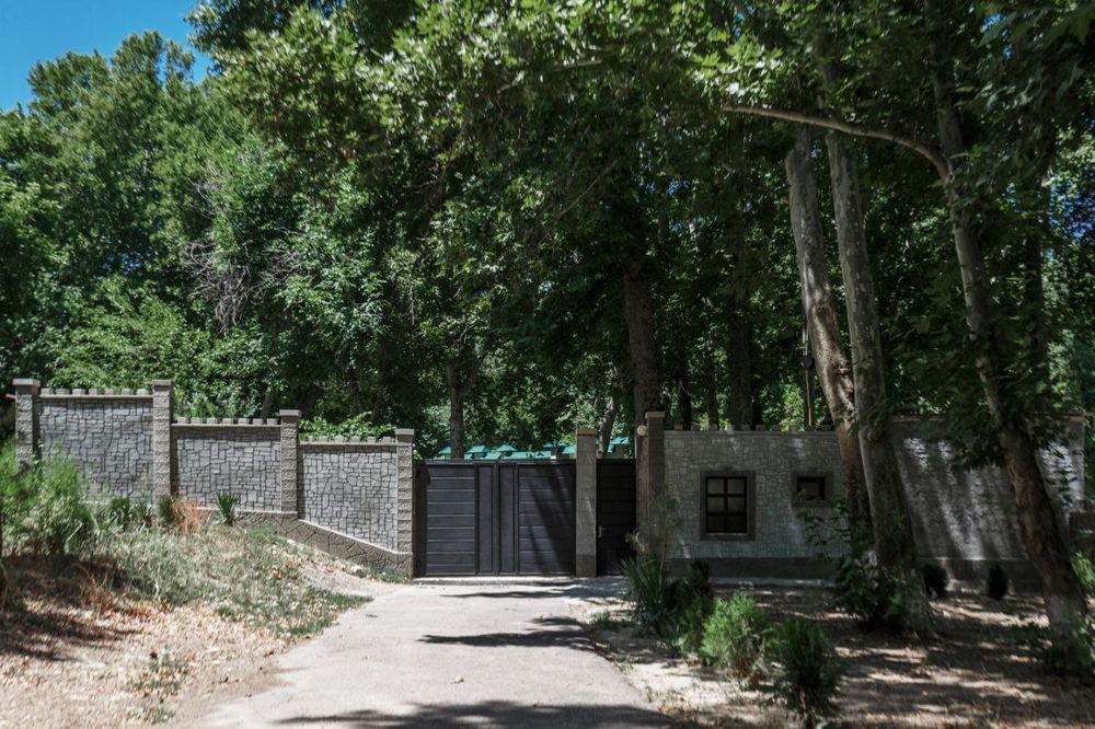 Чирчик. Участок. Роща Чинар 95-Соток  под любой вид деятельности.