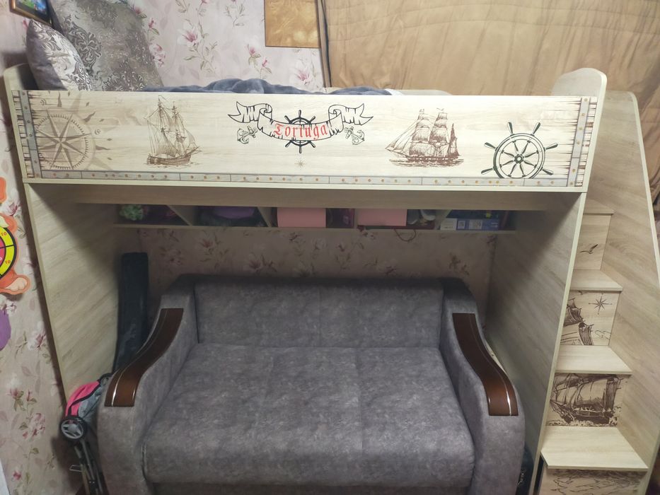 Продам мебель в детскую