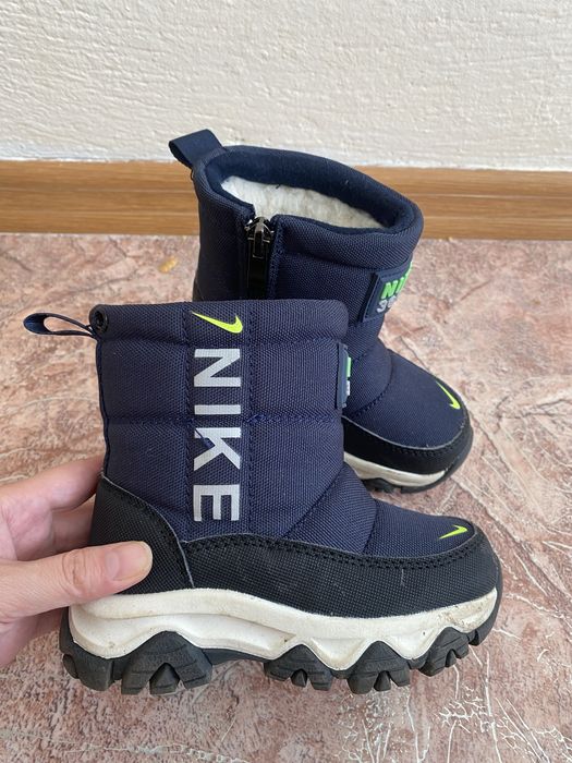 Продам детские зимние сапоги