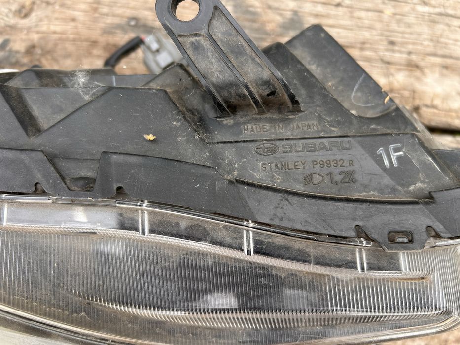Продам фару Subaru Impreza