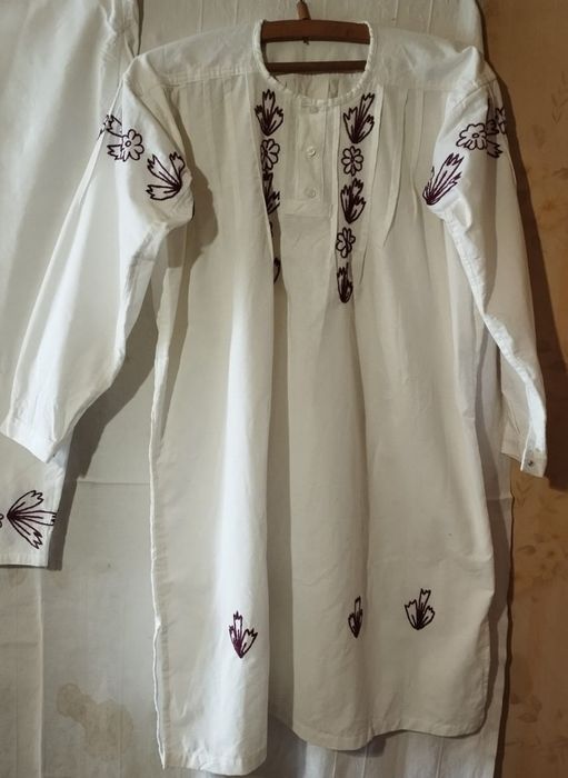 Автентични български народни ризи с бродерия