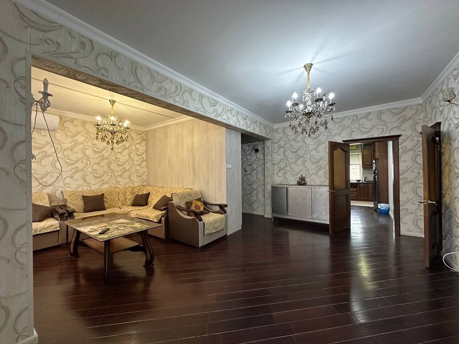 Сдается в аренду квартира (госпитальный рынок) 3/4/4 ,100кв,м