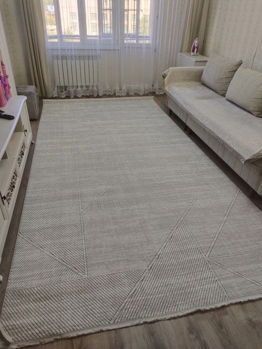 Ковёр 2*4м Новый