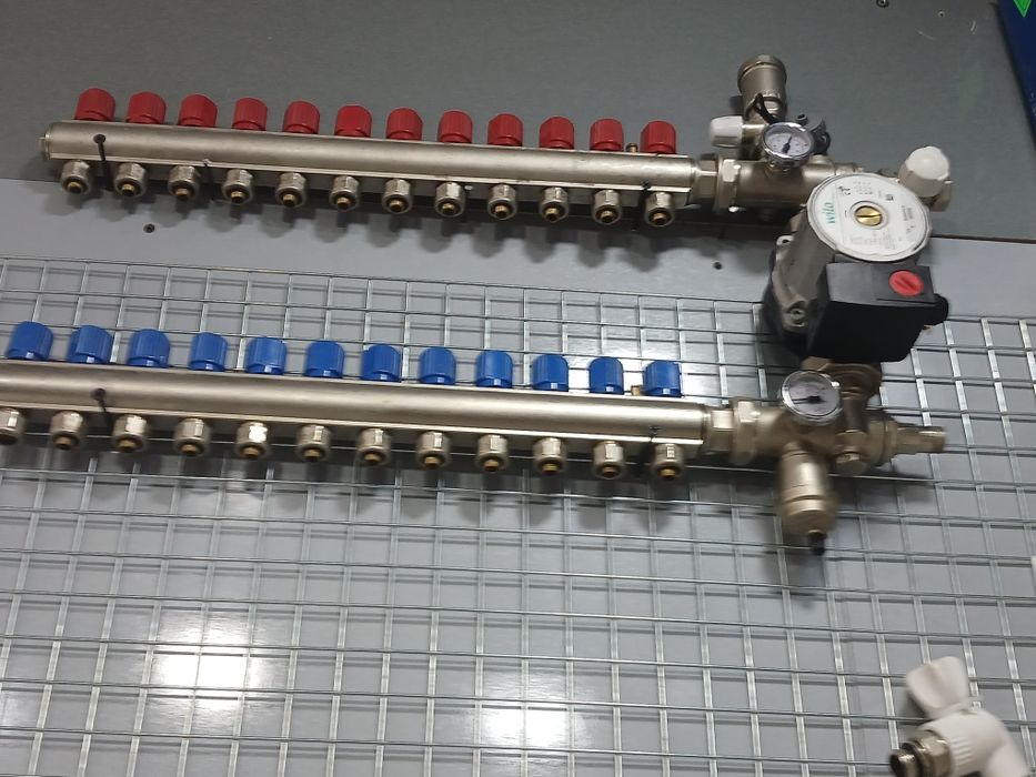 Tyopli pol trubalar kallektor komnatni termostat suvga shochchiklar