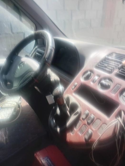 Автомобиль микроавтобус