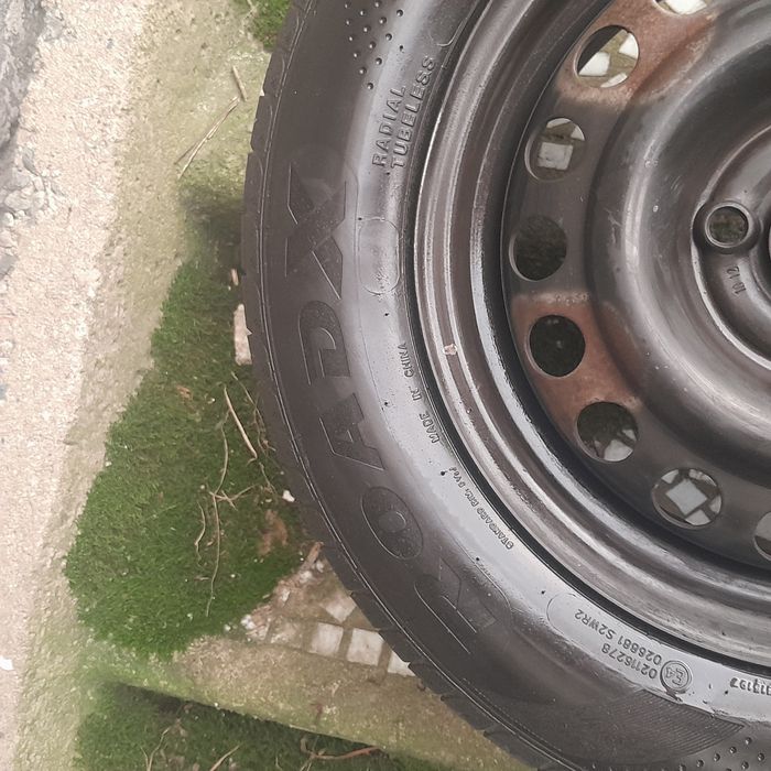 Шины 2 штуки  185 65R14