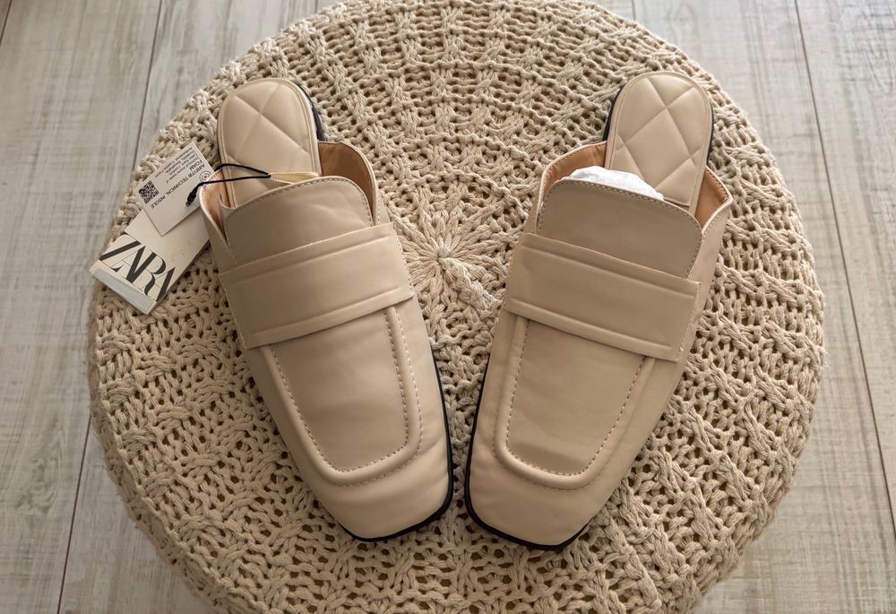 Модерни бежеви обувки ZARA