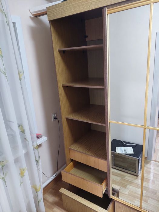Шкаф купе и кровать