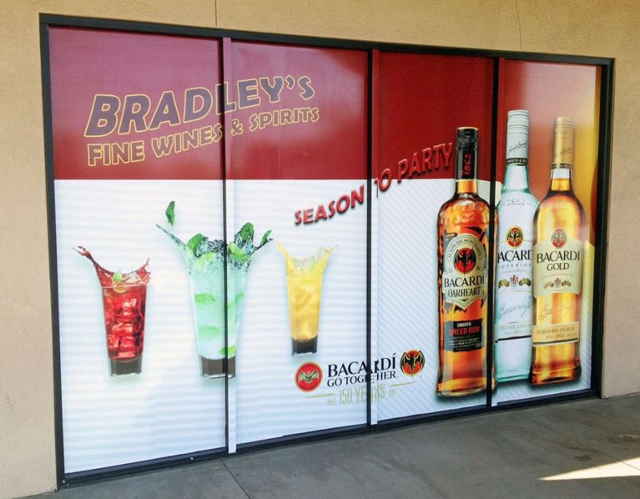 Realizam colantari spatii comerciale/MAGAZINE - personalizate!