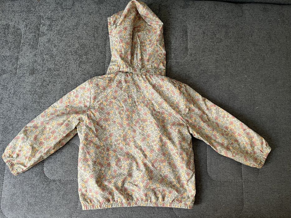 Продам ветровку H&m для малышки