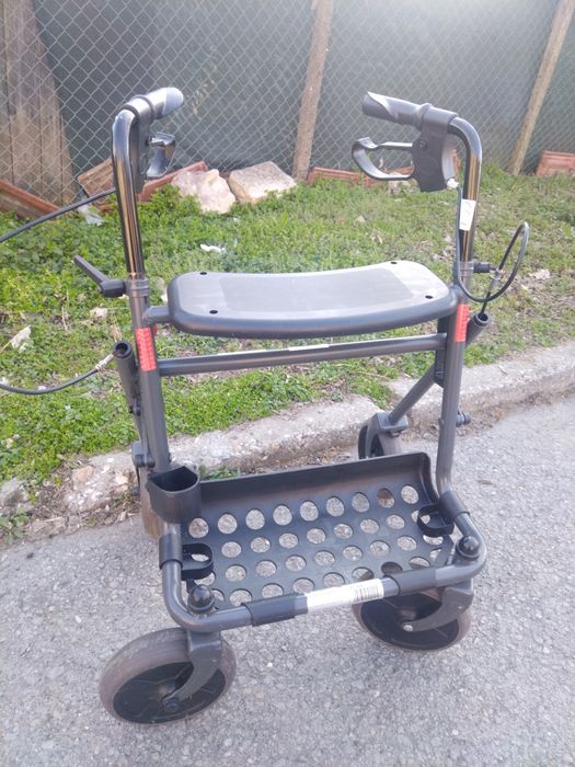 Сгъваема алуминиева проходилка за възрастни, оперирани,трудно подвижни