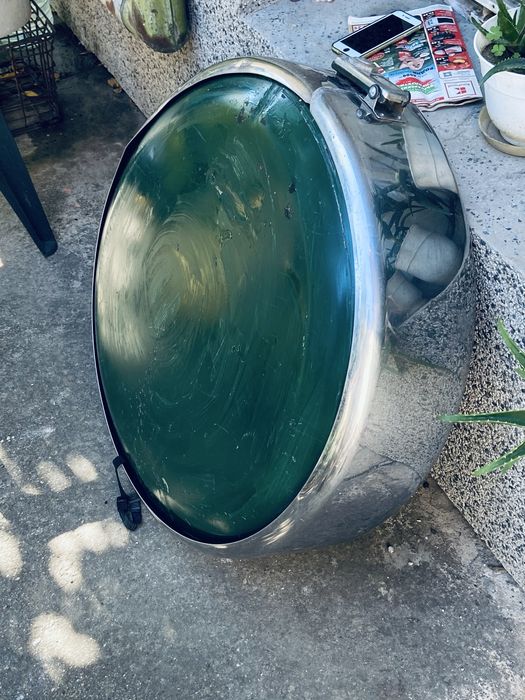 Продавам метален кальф за резервна гума на джип.