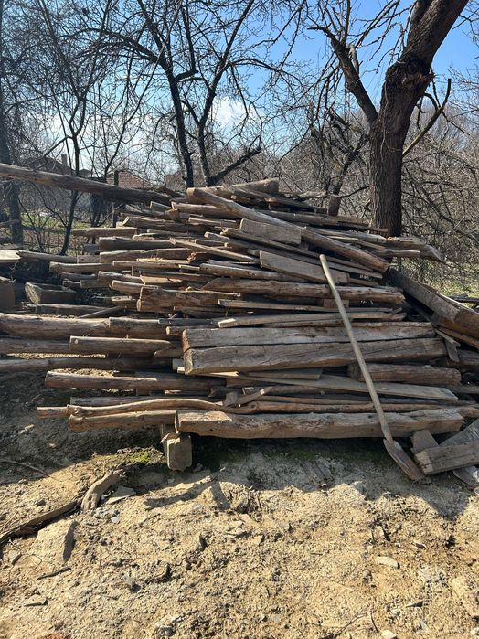 Сух дървен материал (греди и ребра) – дължина 3-4 метра