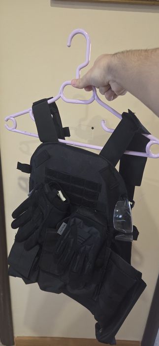 Airsoft екипировка и пистолет