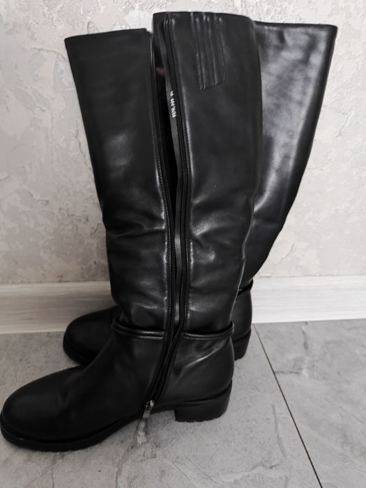 Продам зимние сапоги.