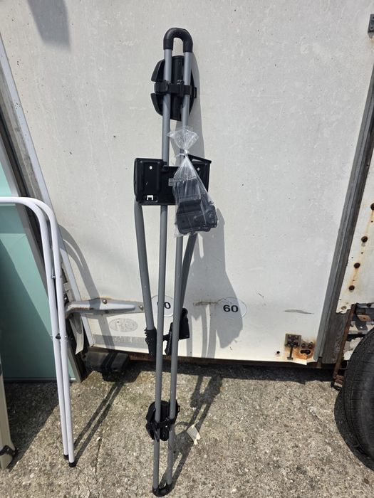 Vand 3 suporti biciclete Thule