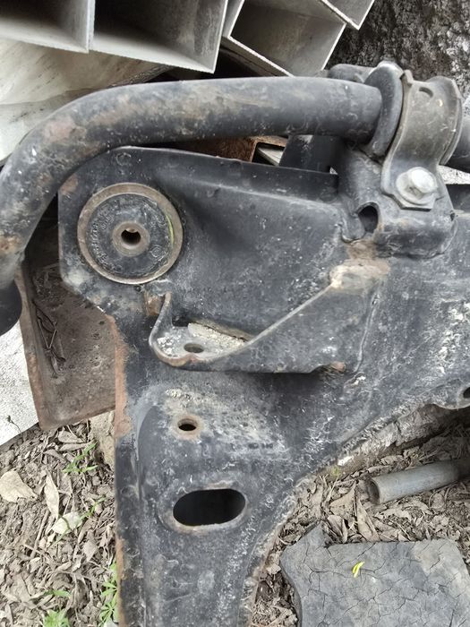 Audi 80 b3 передняя балка, сайлентблоки