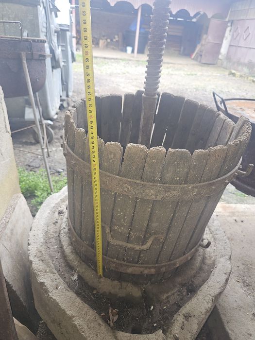 Teasc vechi de piatra de vanzare