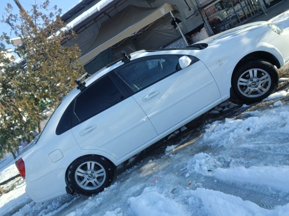 Ласетти сотилади