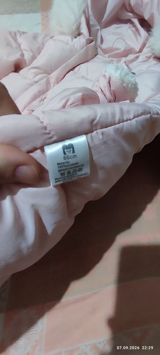 Продам комбинезон для малышки