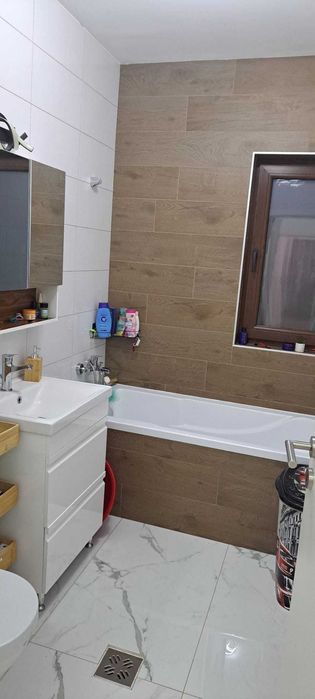 Vând apartament 4 camere 85 mp 2 bai decomandat centrala termica in condensare ariston