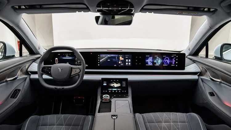 Voyah Chasing Light AWD 730km pod zakaz