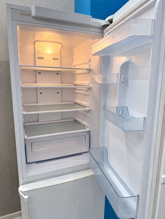Продам Холодильник Самсунг