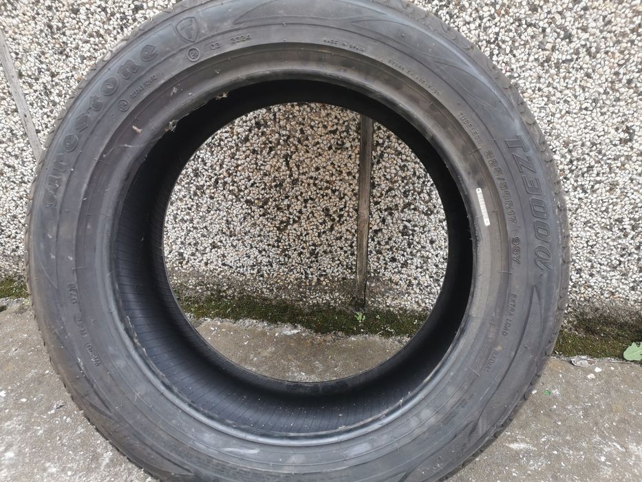 Нова гума 225 50 17