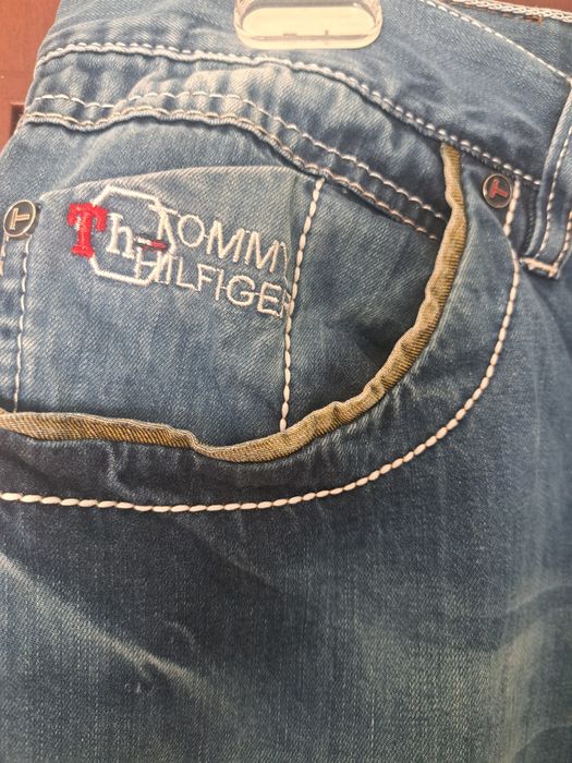 Pantaloni scurti de blugi Tommy Hilfiger impecabili