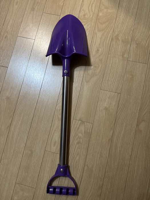 Продам детскую лопату