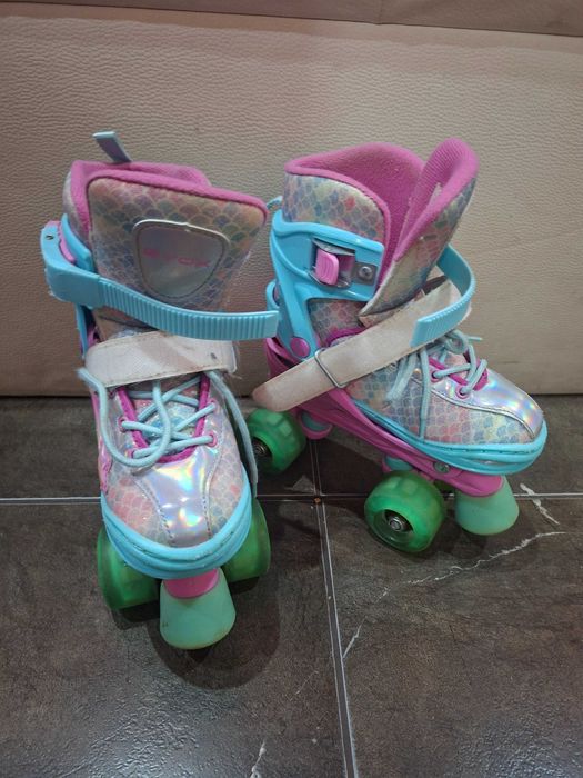 Комплект ,тротинетка и ролкови кънки(30-33 н)