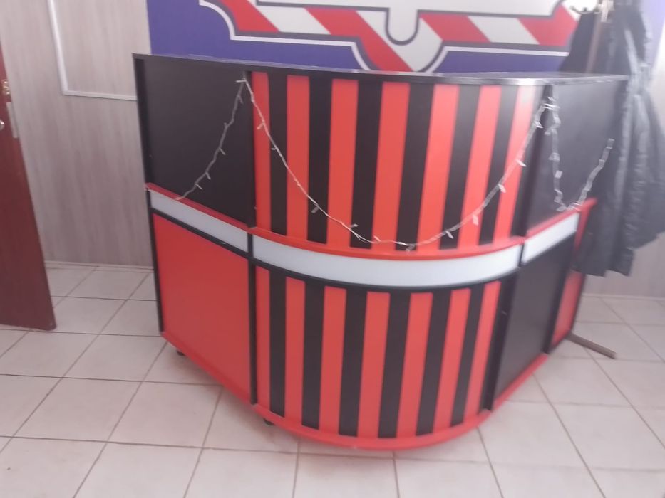 Продам барные столы