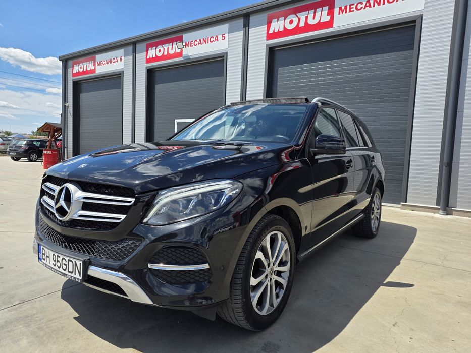 Mercedes GLE 250d 4Matic Automat An2018 204cp, Panoramic, Piele Navigație Bi-Xenon Led