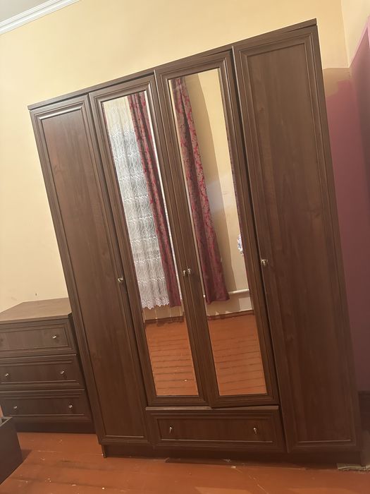 Спальный гарнитур