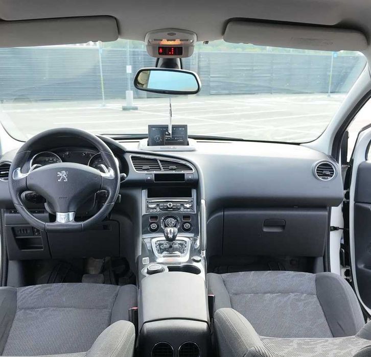 Peugeot 3008 2.0 HDI Hibrid 4x4 Automata , 2013  in stare superba 250.000 km reali , consum foarte redus , 163 cp + 37 cp  4 moduri de condus