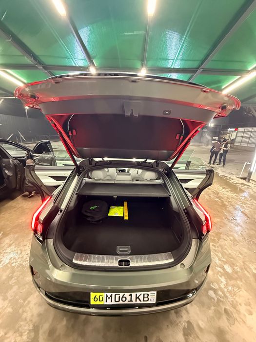 Zeekr 001 2025 — 4