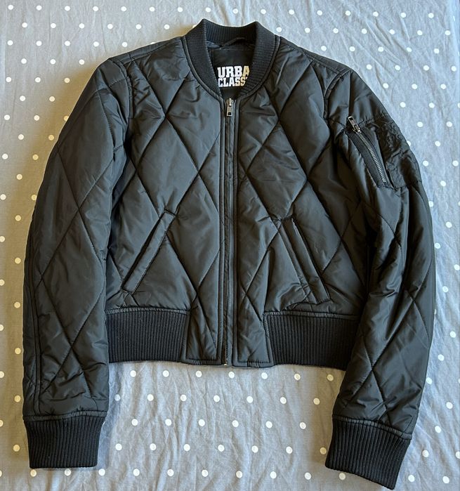 Черно яке от About you