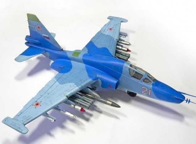 Сборная модель самолета Су-39 (Звезда, 1/72)