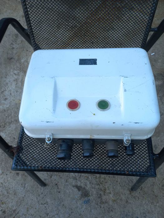 Трифазни контактори и пускатели