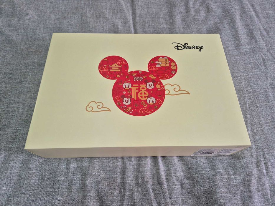 Красивый подарочный комплект для новорожденной девочки