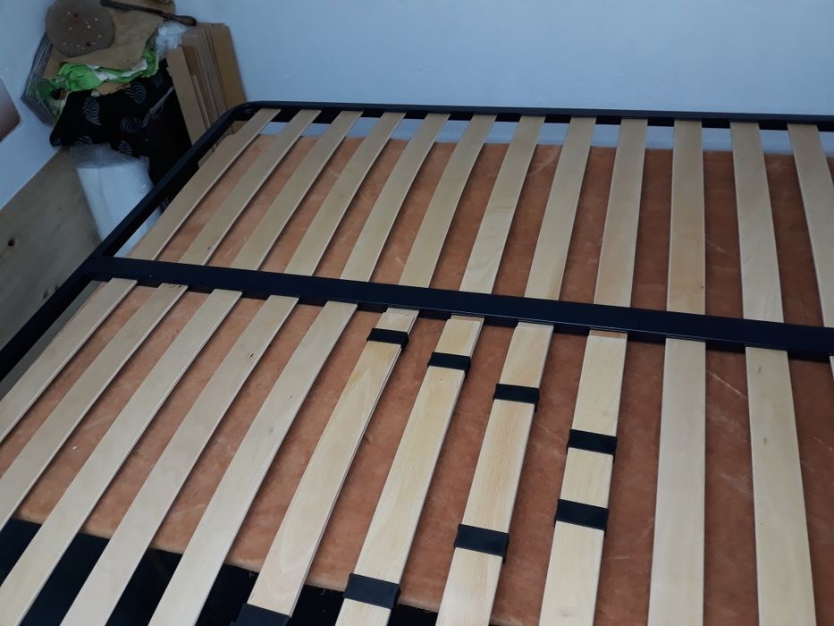 Подматрачни рамки метални и метални легла с крака