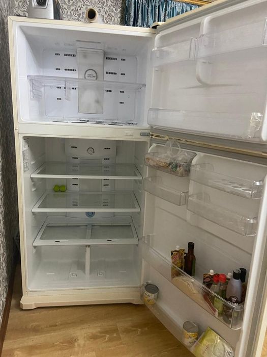 Продам холодильник