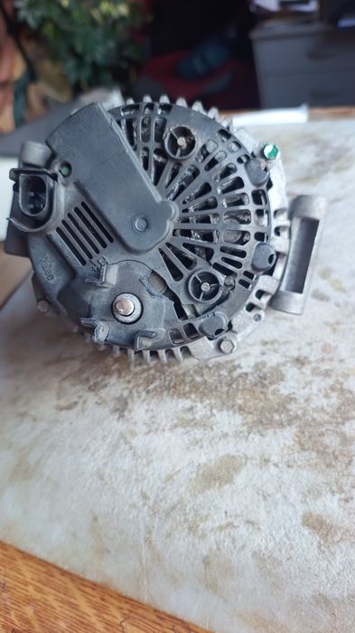 Алтернатор за Мерцедес . Проверен .