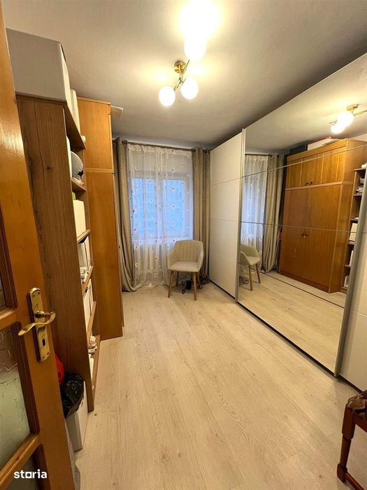 Ap 4 camere l 2 bai l 2 balcoane l Etaj 3 din 4