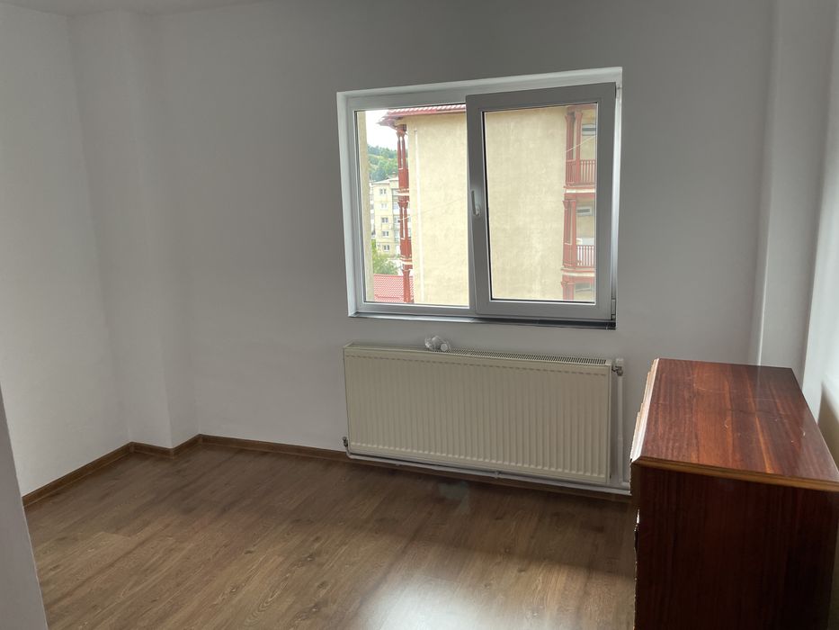 Inchiriez sau vand apartament 4 camere