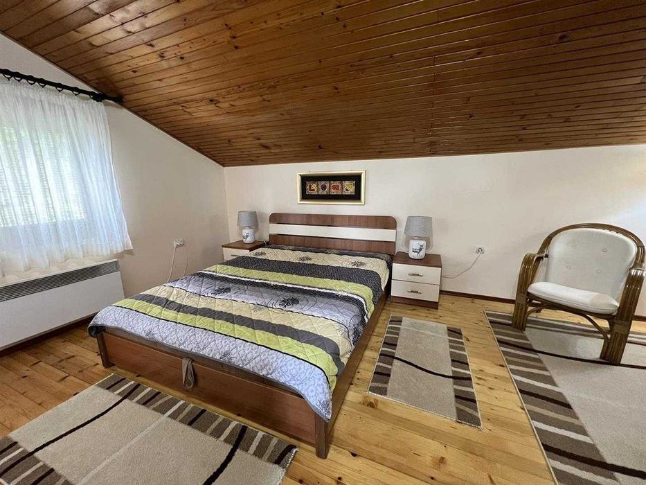 Дава се под наем Тристаен апартамент в Бургас, Възраждане - 95 кв.м за 255 € - Снимка #2